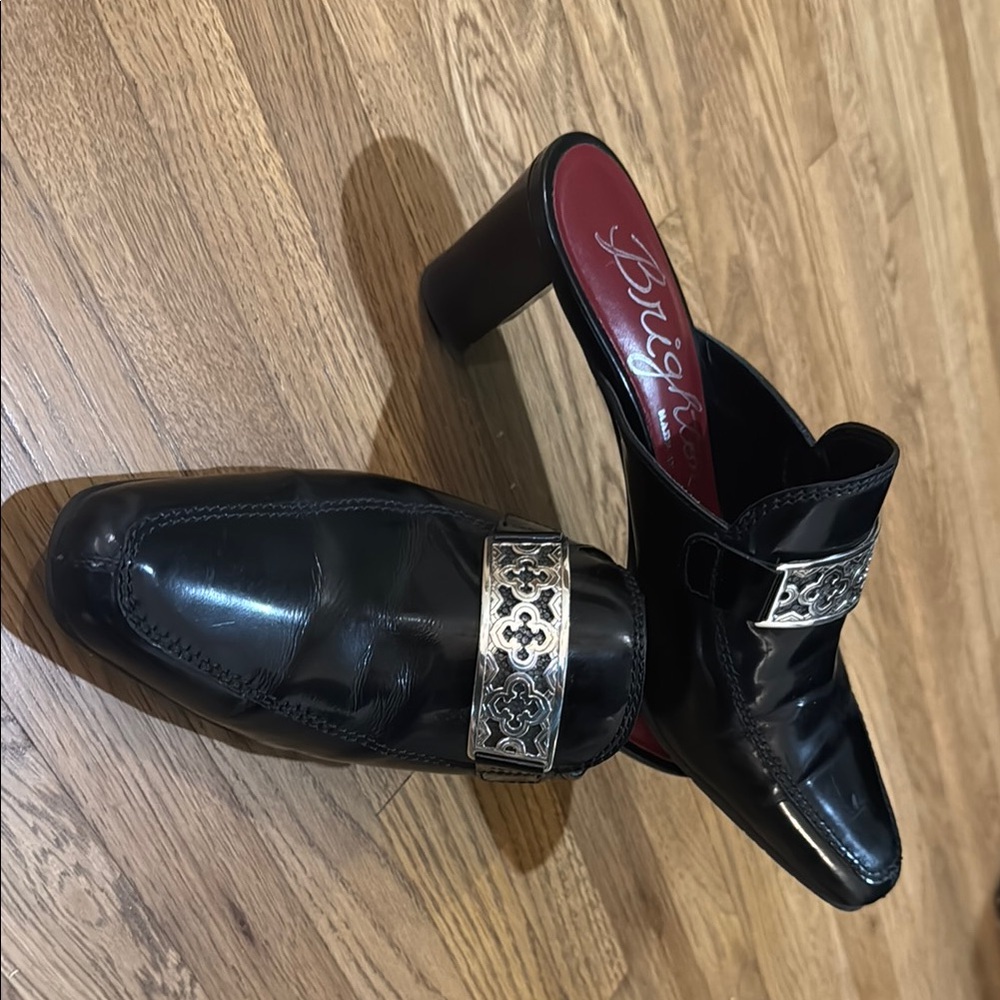 Brighton Black Leather Mules with Silver Scroll Accent – Made in Italy